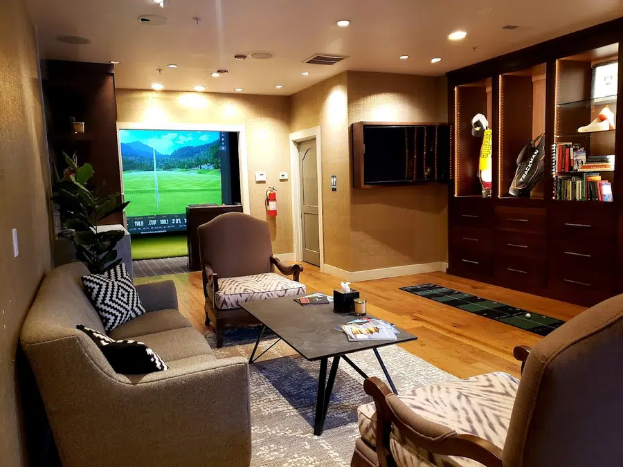 IndoorGolfClub